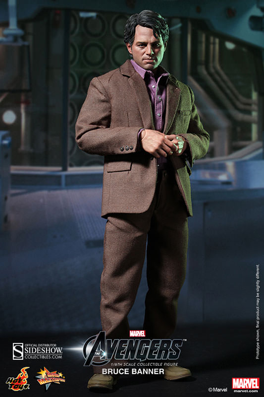 Avengers Bruce Banner Sixth Scale Figure by Hot Toys MMS229